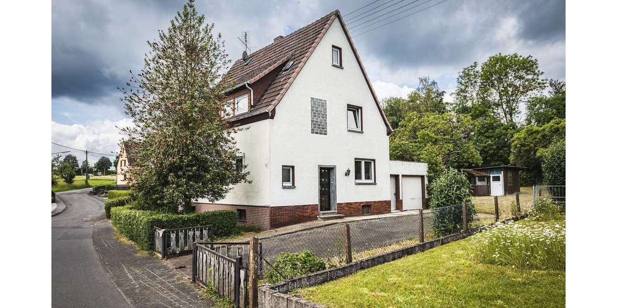 Einfamilienhaus mit XXL-Garten & Ausbaupotenzial: Gestalte dein Familienglück in Güllesheim! - Einfamilienhaus Güllesheim | Angebot:26863658